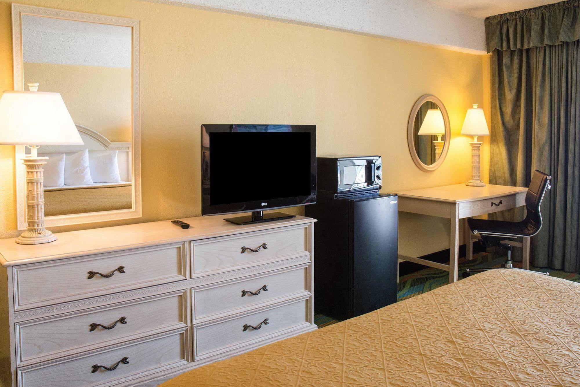 Hotel Boardwalk 705 Virginia Beach Esterno foto
